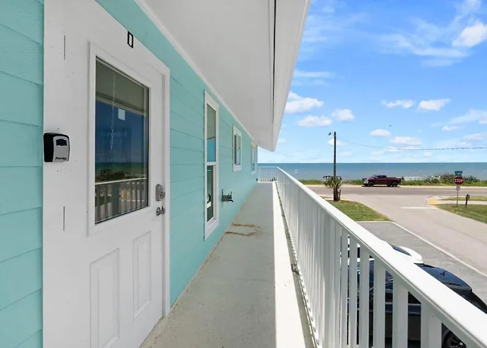 Steps From Flagler Beach! 2-Br Condo, Pet-Friendly W/Balcony